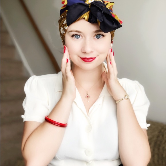 Meet your Posher, Lauren - Picture 3 of 3